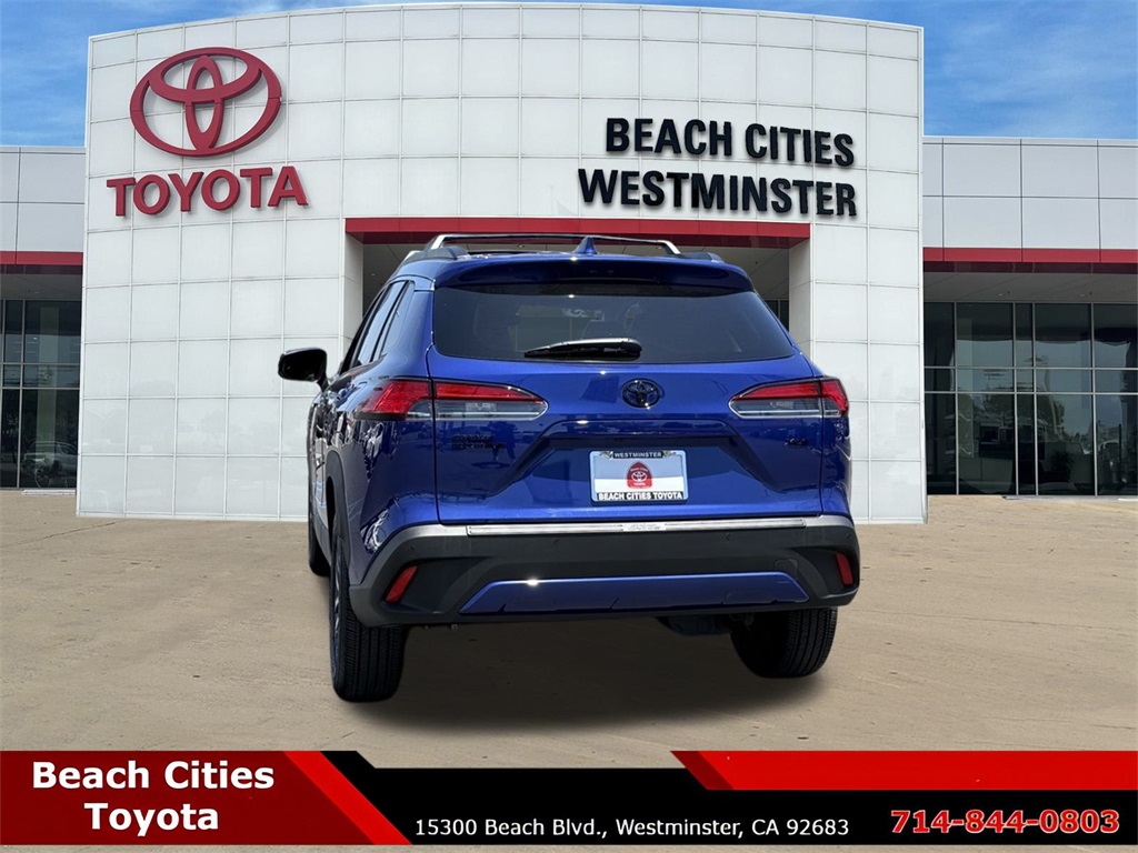 2023 Toyota Corolla Cross XLE photo 8