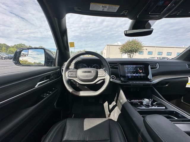 2024 Jeep Wagoneer L Series III photo 13