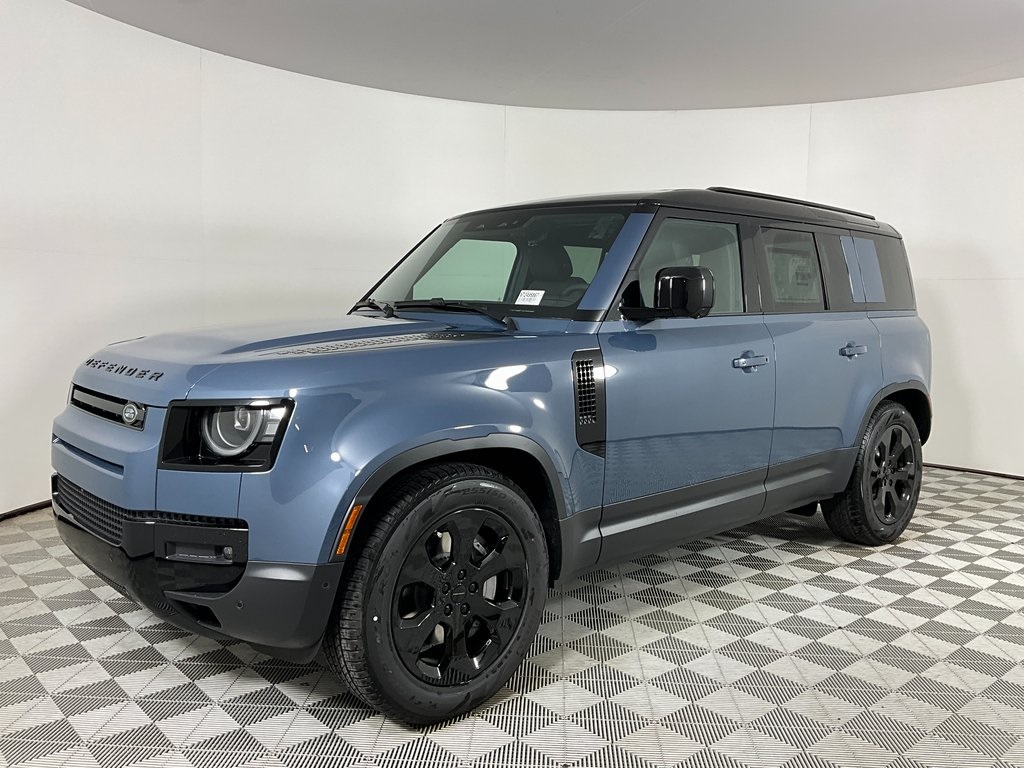 2026 Land Rover Defender S's photo