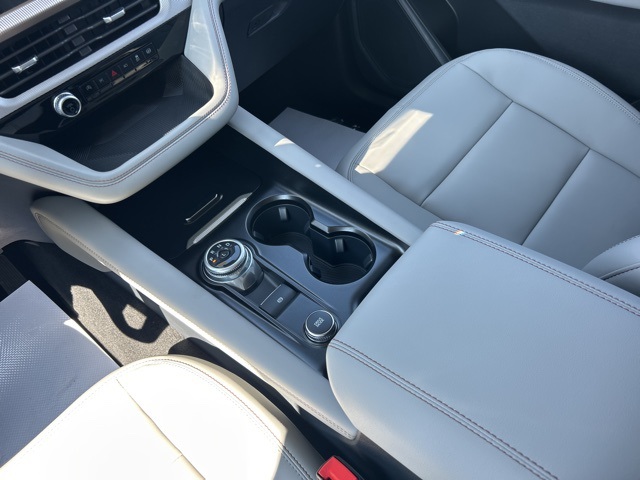 2025 Ford Explorer photo 23