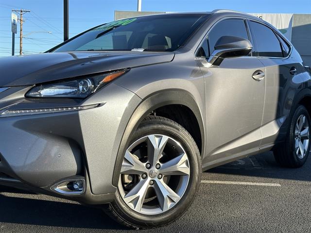 2017 Lexus NX 200t Luxury photo 4