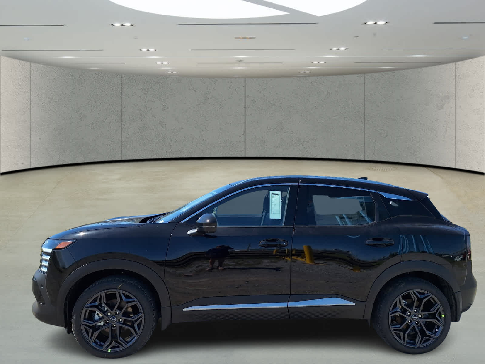 2025 Nissan Kicks SR photo 2