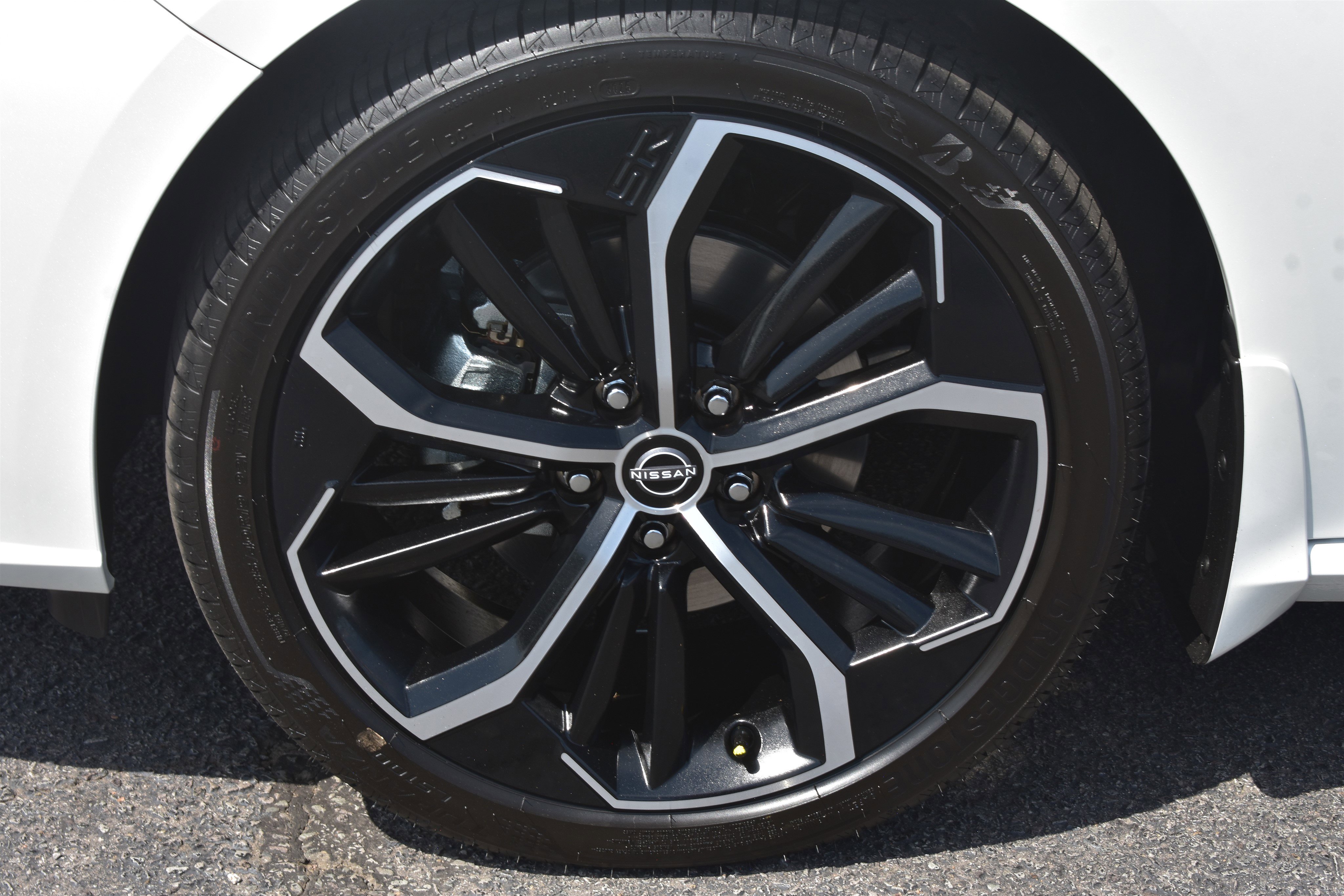 2025 Nissan Altima SR photo 3