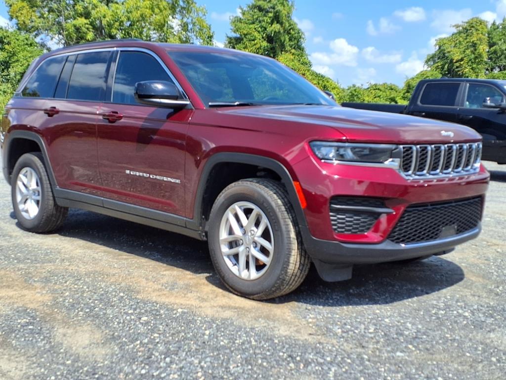 2024 Jeep Grand Cherokee Laredo X photo 3