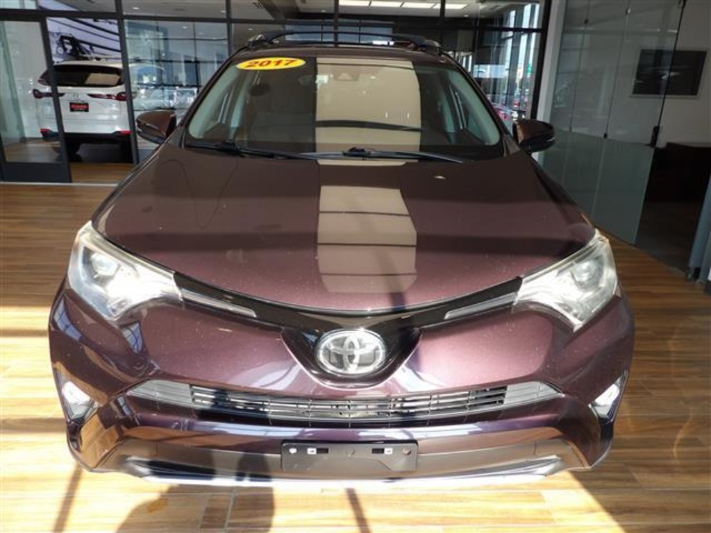 2017 Toyota RAV4 XLE photo 2