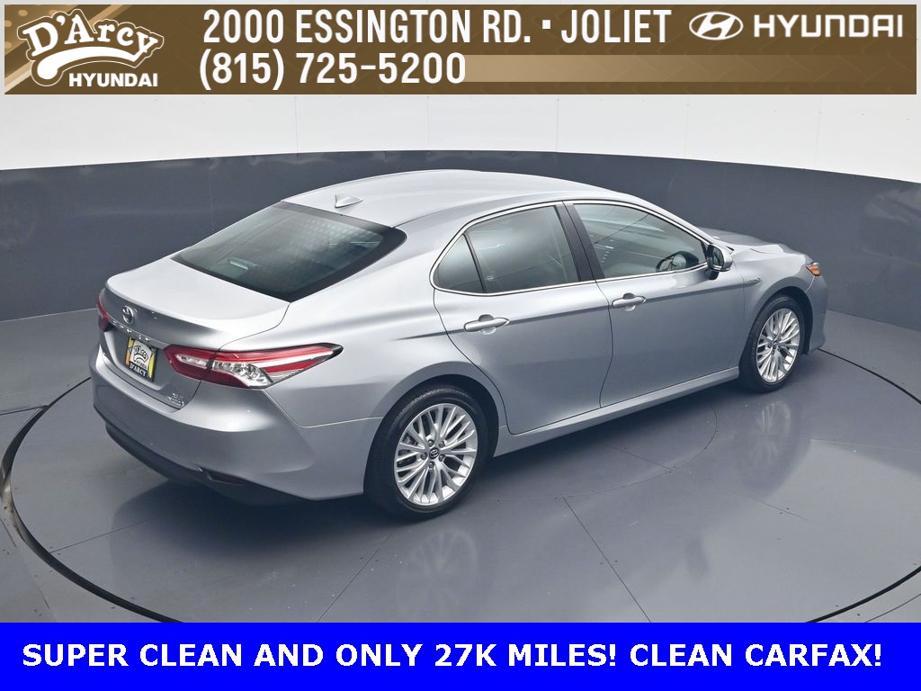 2020 Toyota Camry Hybrid XLE photo 17