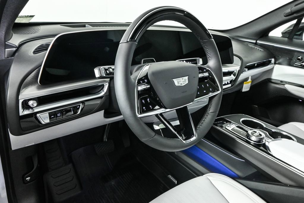 2026 Cadillac Lyriq Luxury photo 4