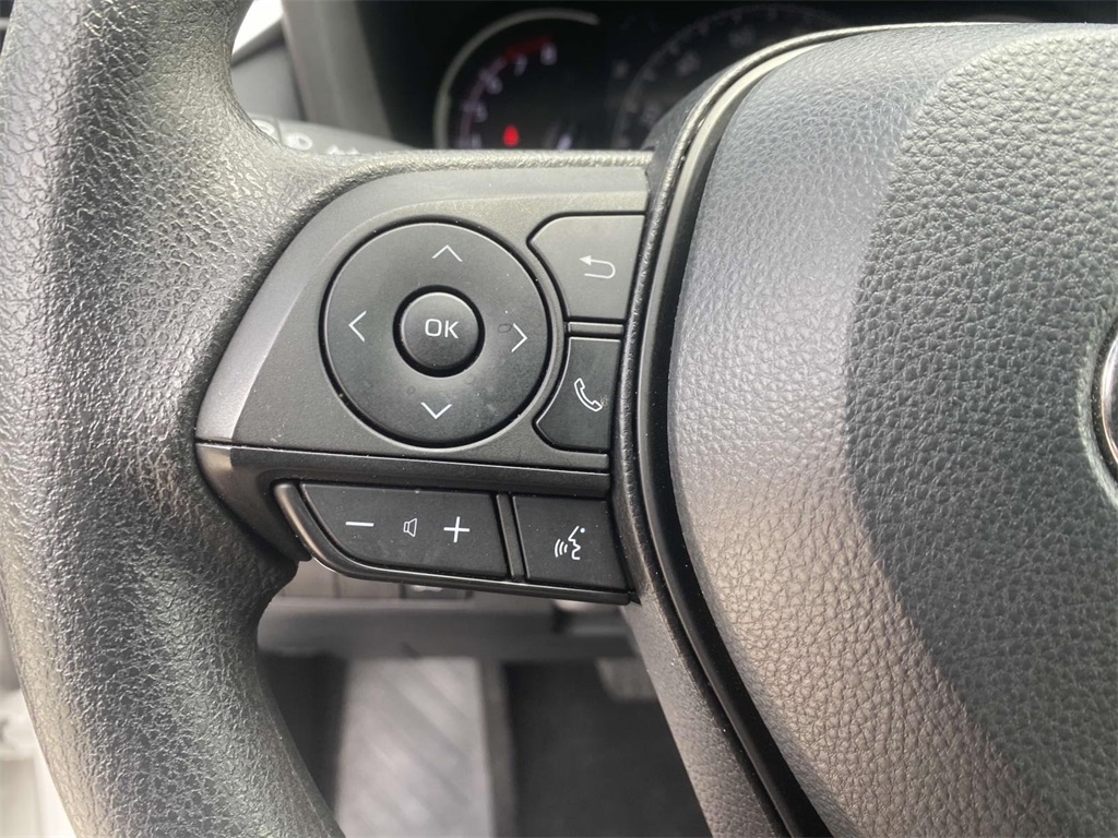 2023 Toyota RAV4 XLE photo 23