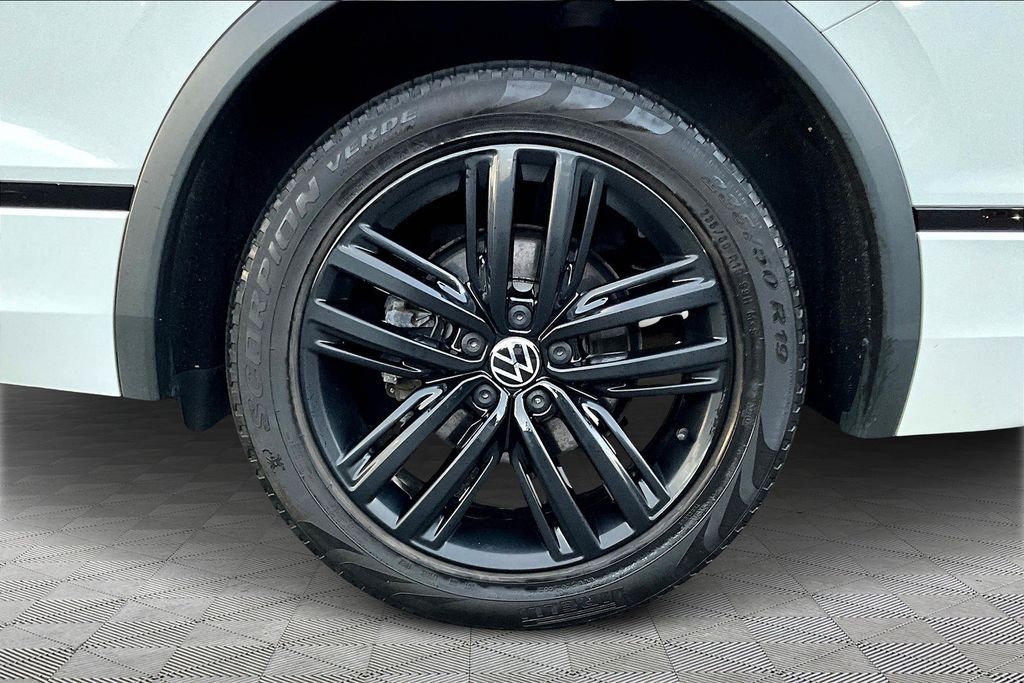 2022 Volkswagen Tiguan SE R-Line Black photo 17