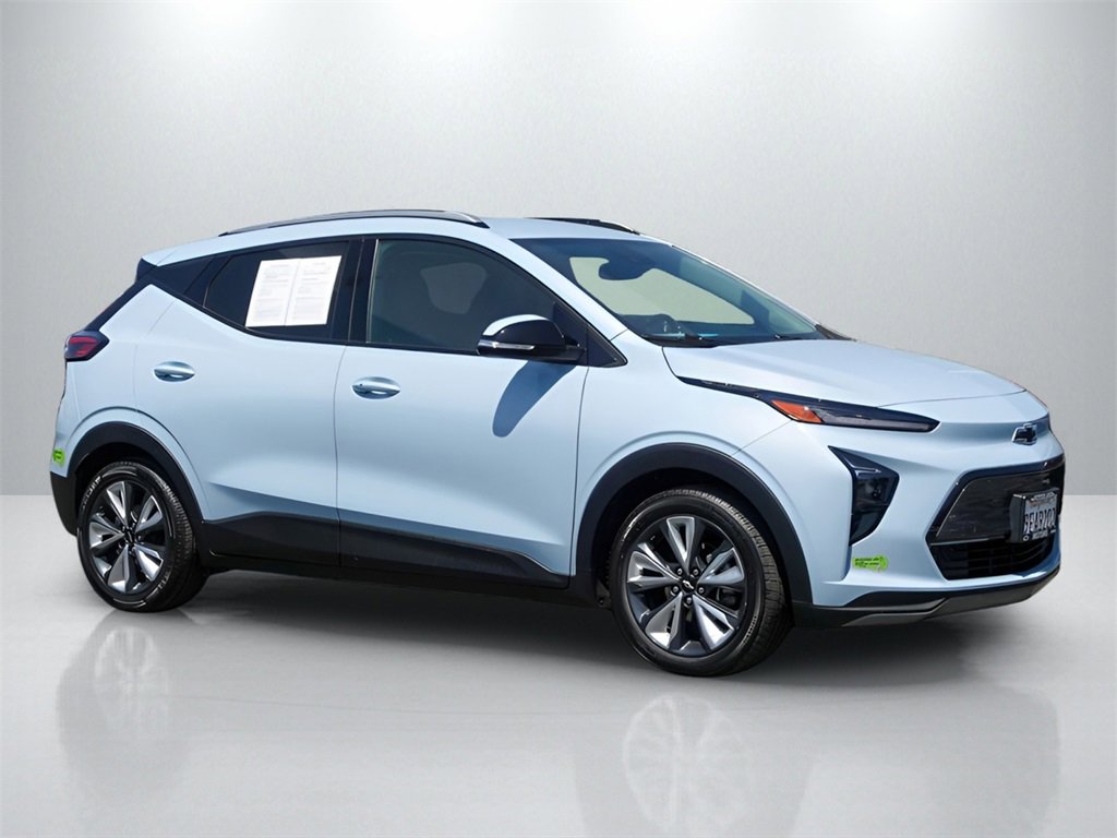 Used 2023 Chevrolet Bolt EUV LT with VIN 1G1FY6S00P4114028 for sale in Woodland, CA