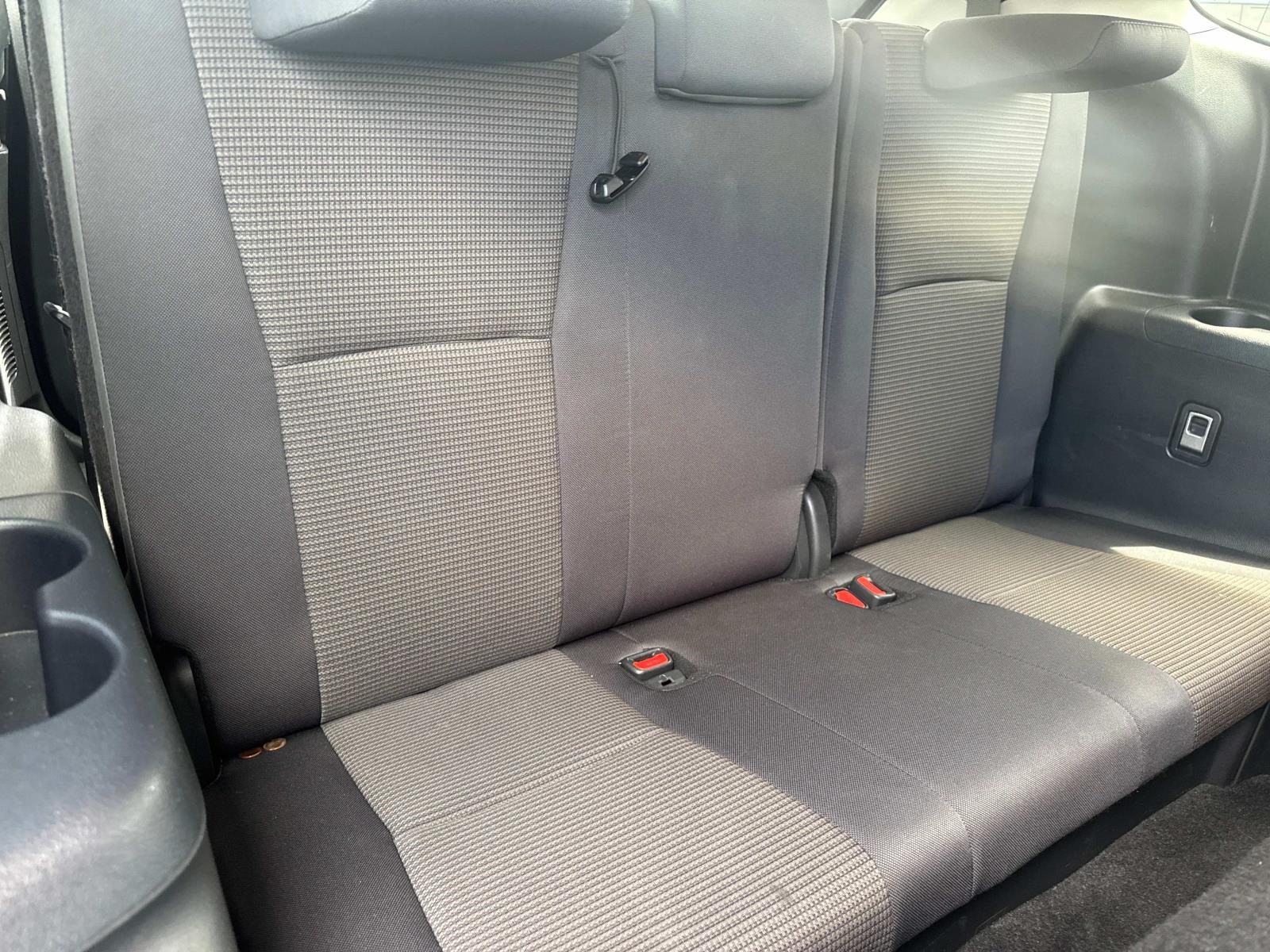 2024 Toyota Highlander LE photo 9