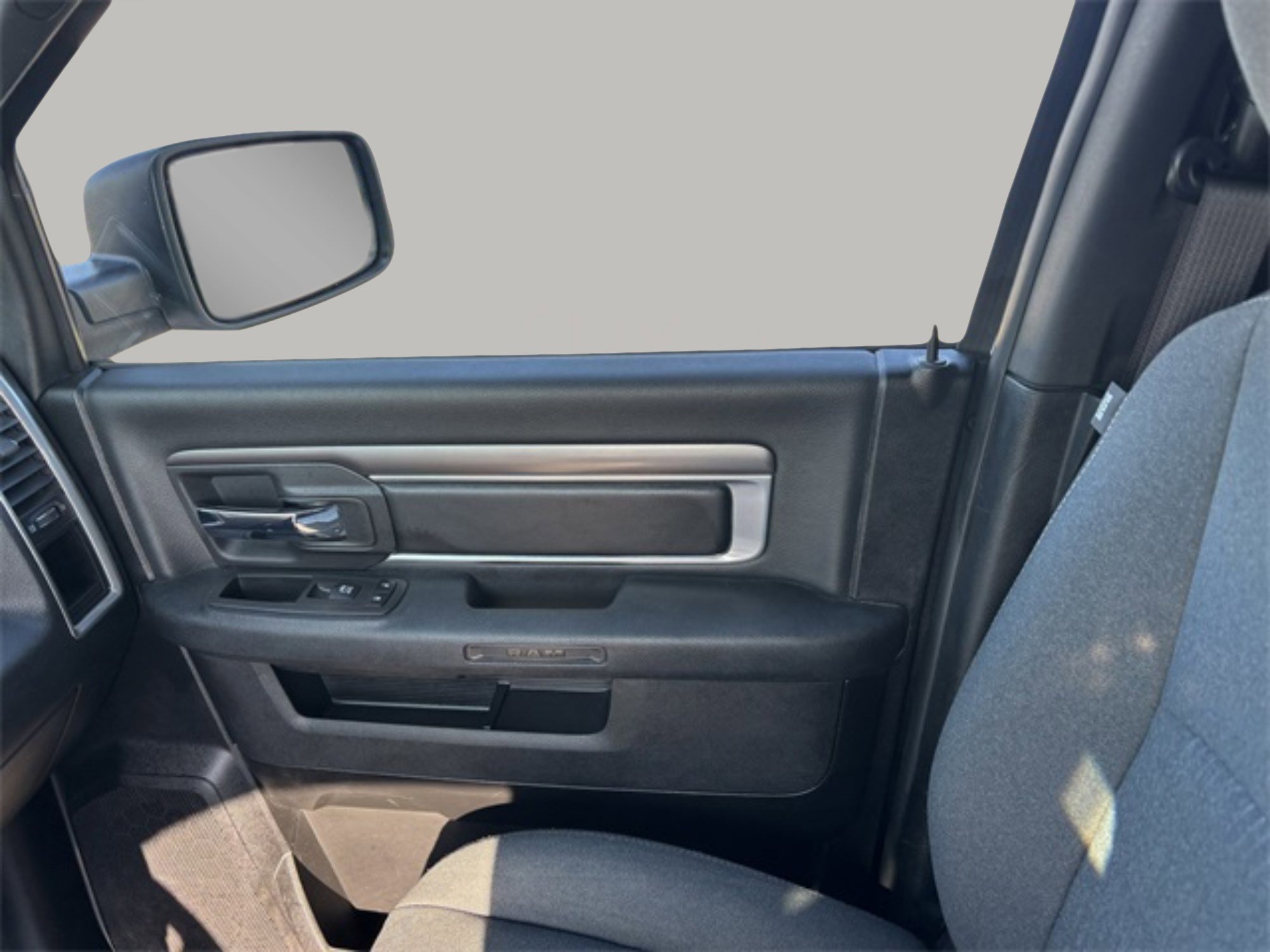 2024 Ram 1500 SLT Warlock photo 19