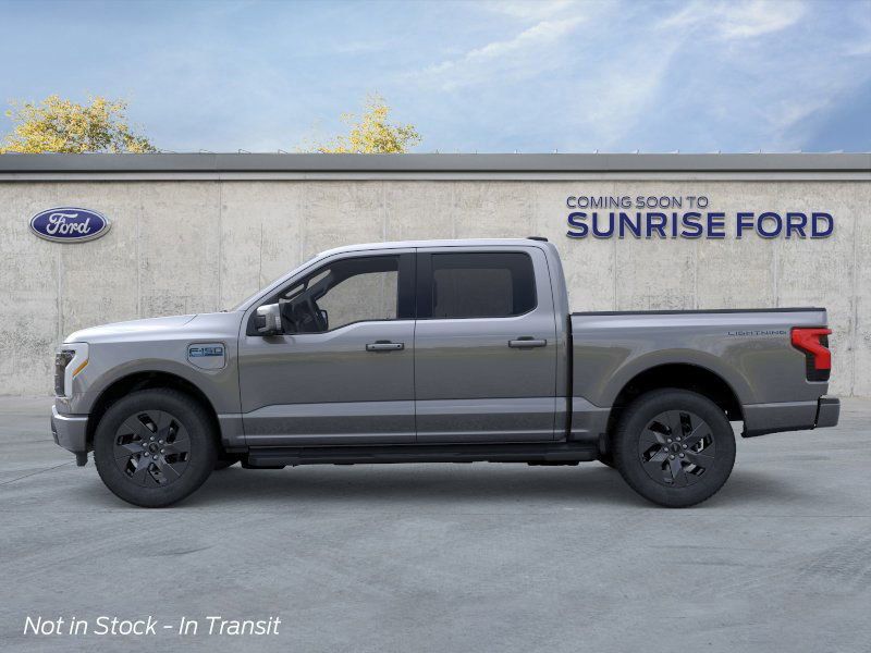 2025 Ford F-150 Lightning Lariat photo 4