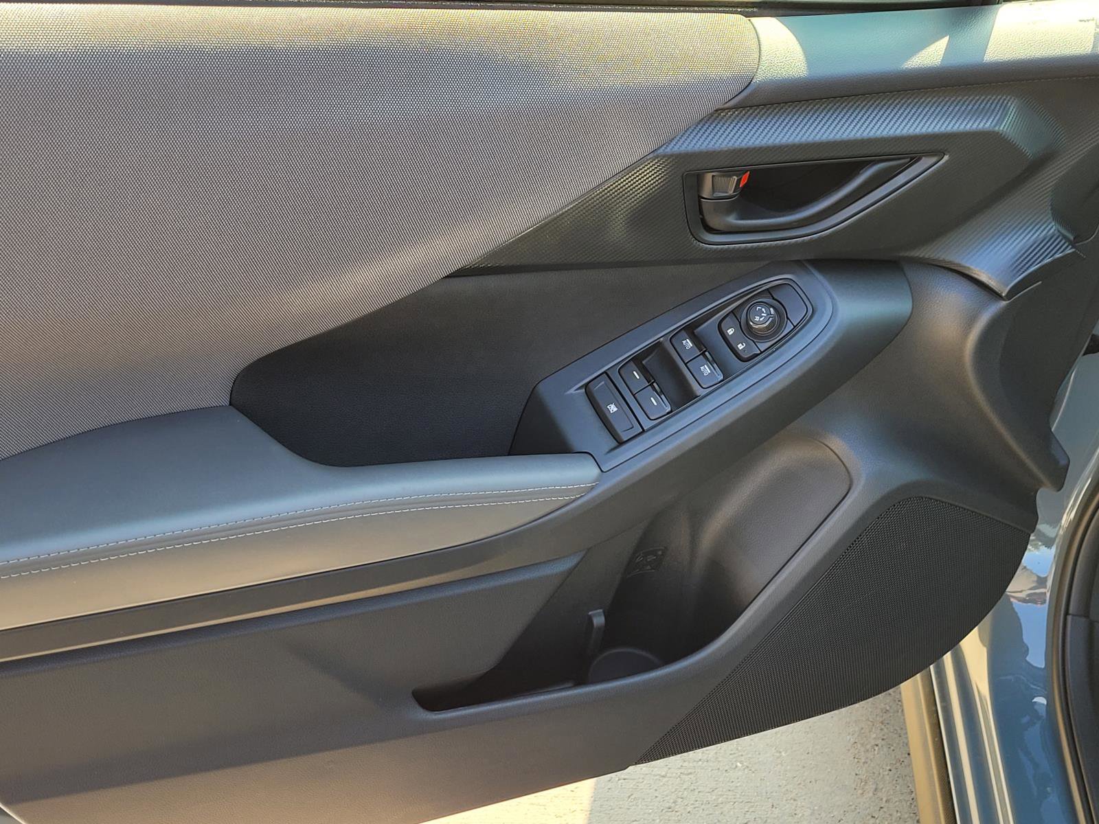 2025 Subaru Crosstrek Premium photo 4