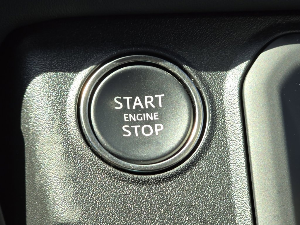 2023 Land Rover Defender 130 S photo 18