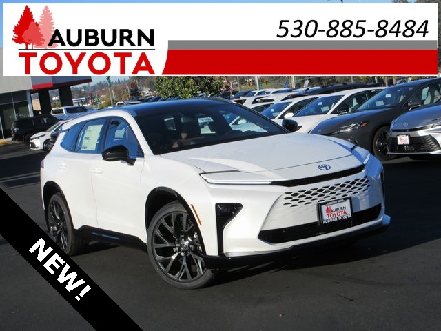 2025 Toyota Crown Signia Limited's photo