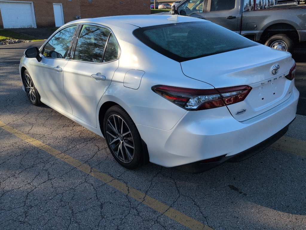 2021 Toyota Camry XLE photo 4