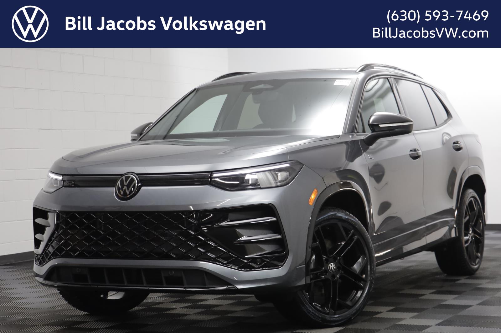 2026 Volkswagen Tiguan SE R-LINE BLACK's photo