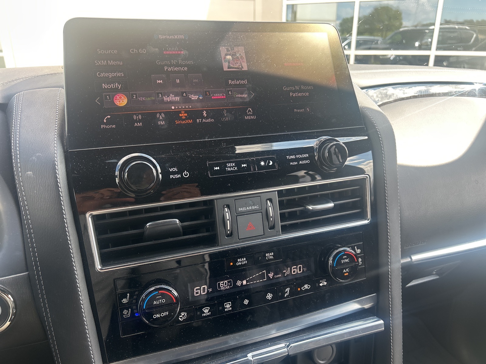 2022 Infiniti QX80 Sensory photo 3
