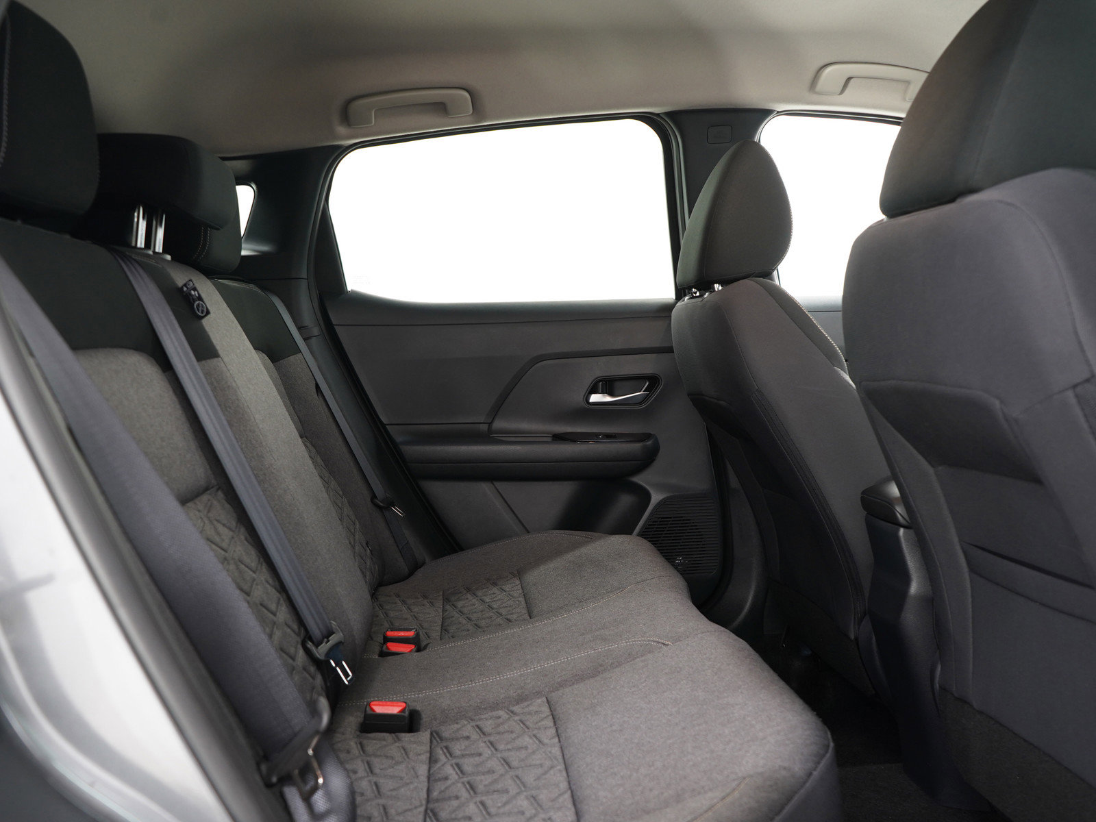 2025 Nissan Kicks SV photo 6