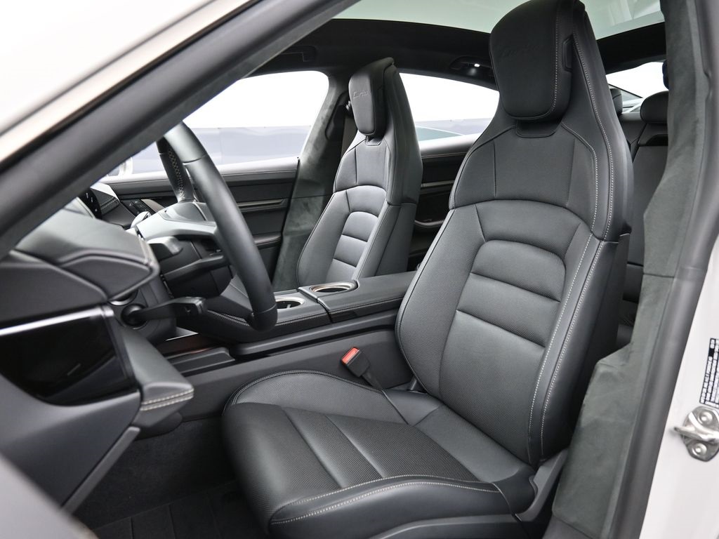 2025 Porsche Taycan Turbo photo 4