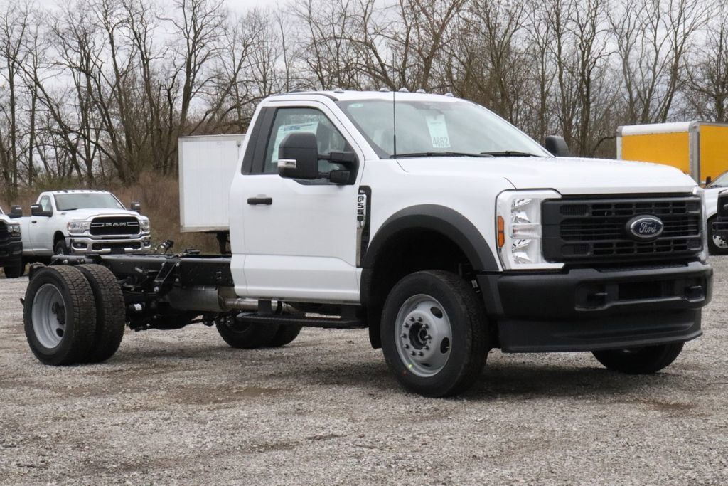 2025 Ford F-550 photo 6