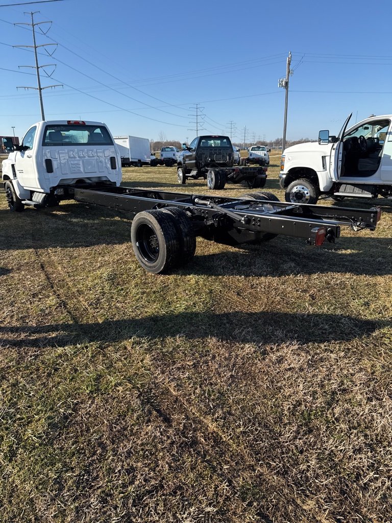 2024 Chevrolet Silverado 5500HD Work Truck photo 4