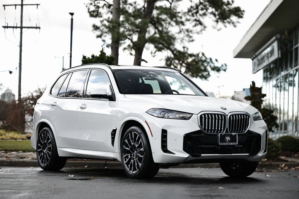 2025 BMW X5 50e's photo