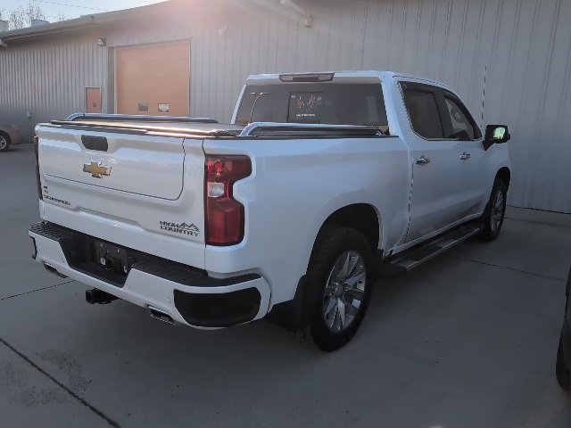 2022 Chevrolet Silverado 1500 High Country photo 2