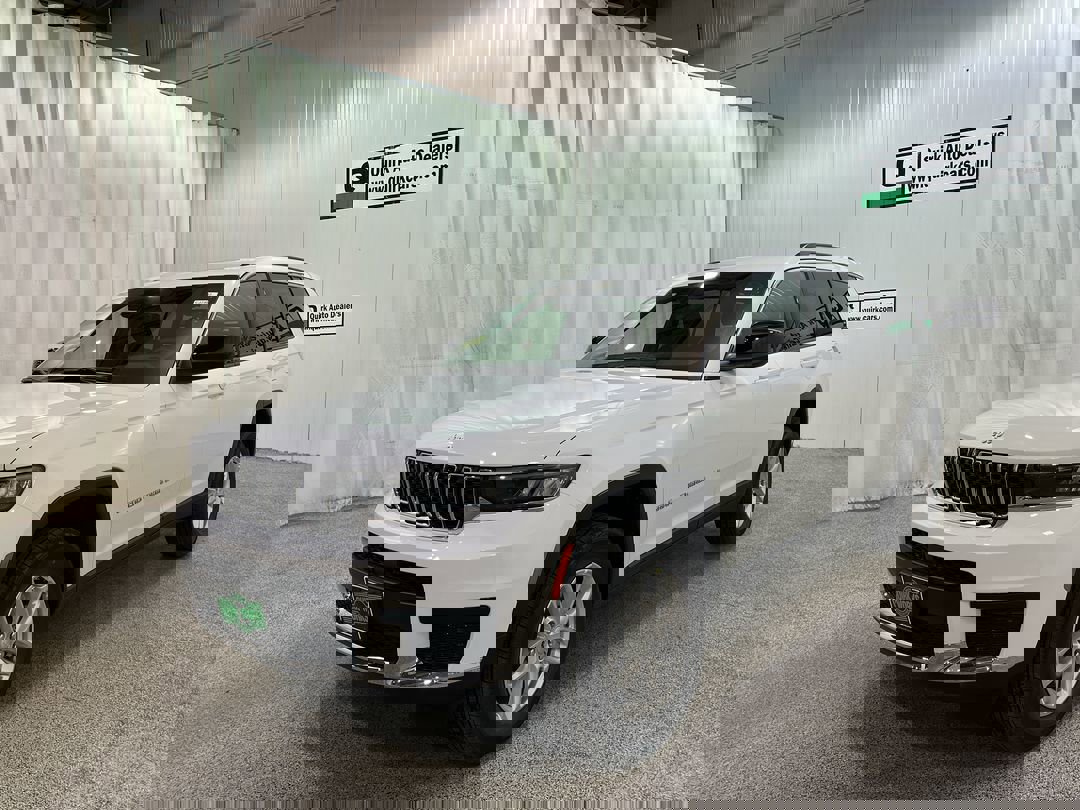 2025 Jeep Grand Cherokee Laredo X photo 4