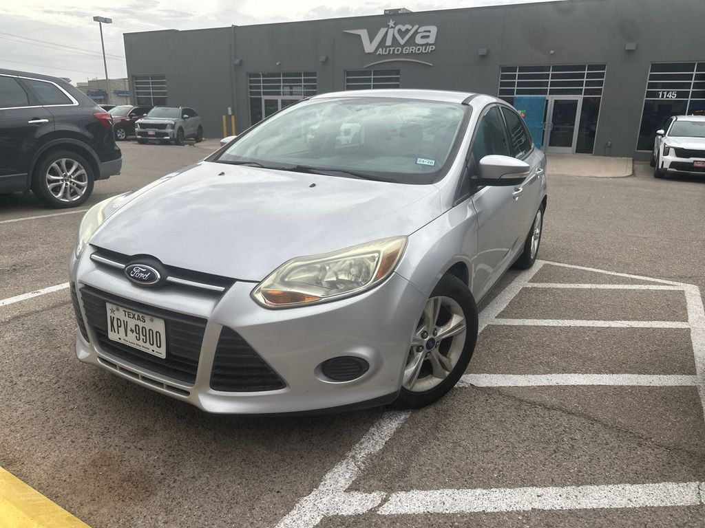 Used 2014 Silver Ford SE image 1