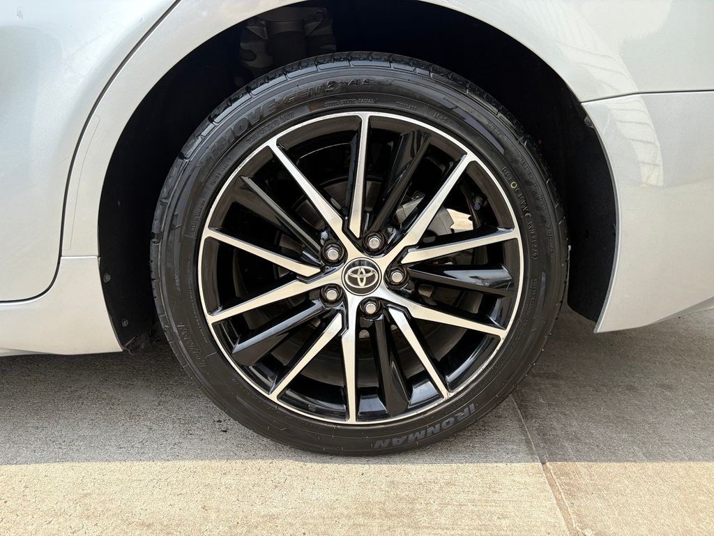 2021 Toyota Camry SE photo 12