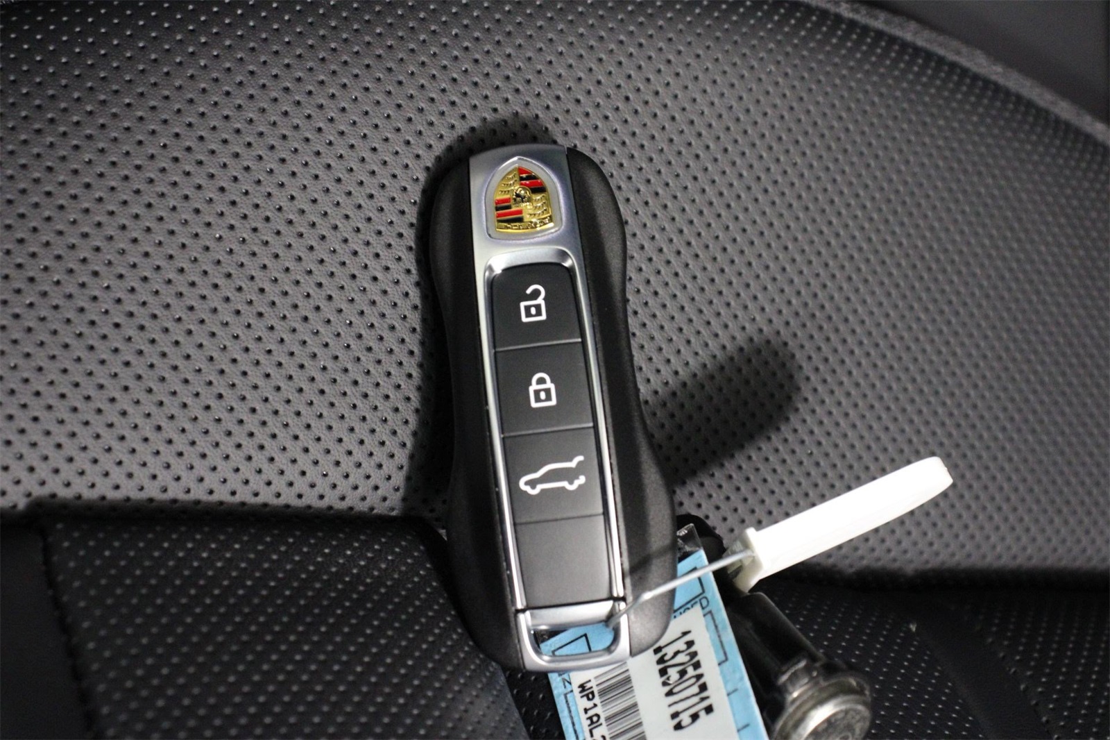 2025 Porsche Cayenne S photo 22