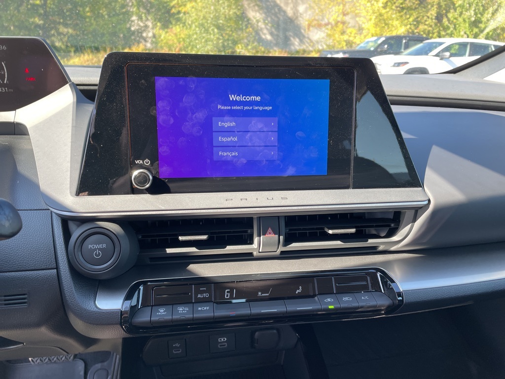 2025 Toyota Prius LE photo 11