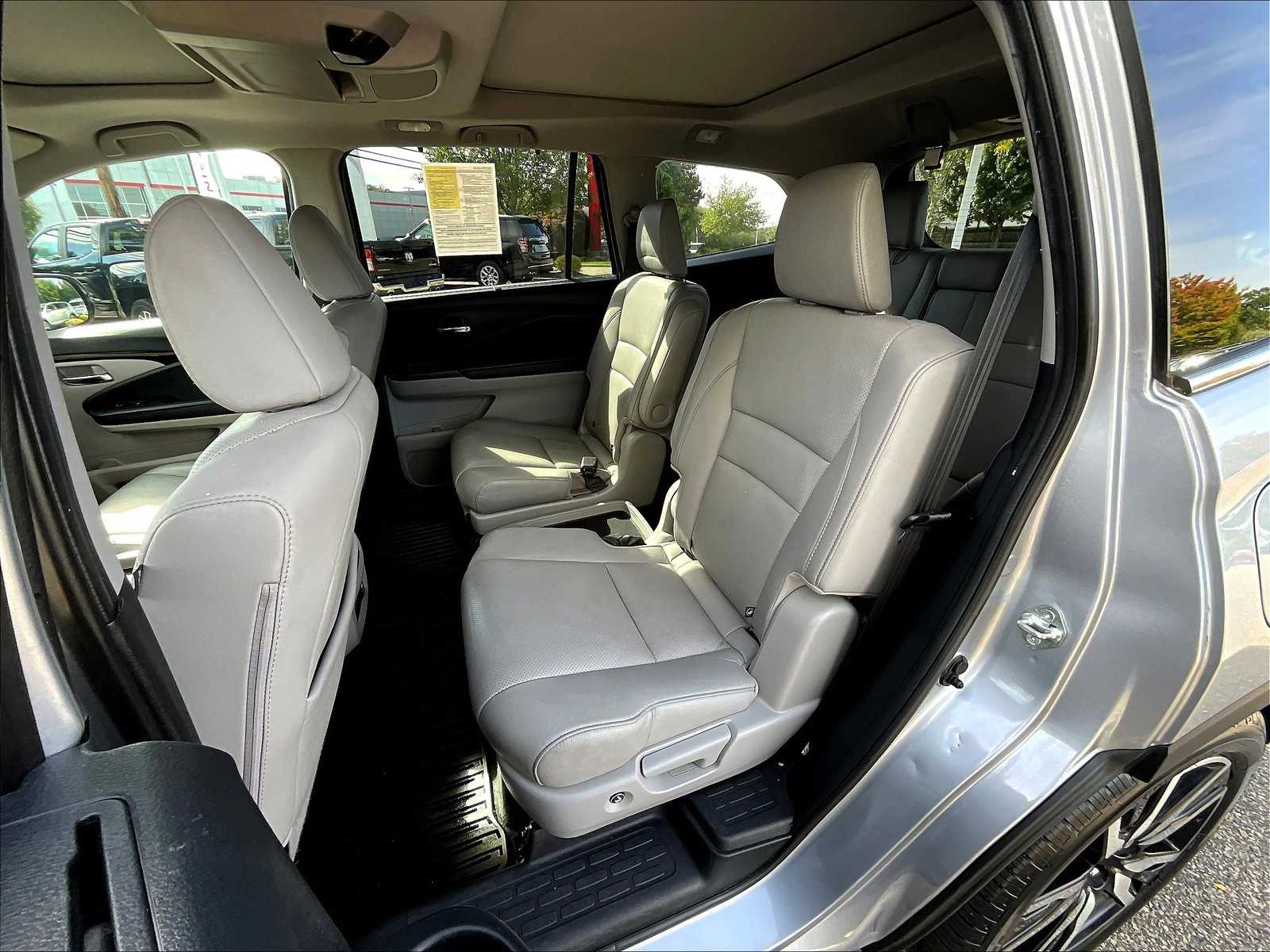 2020 Honda Pilot Elite photo 14