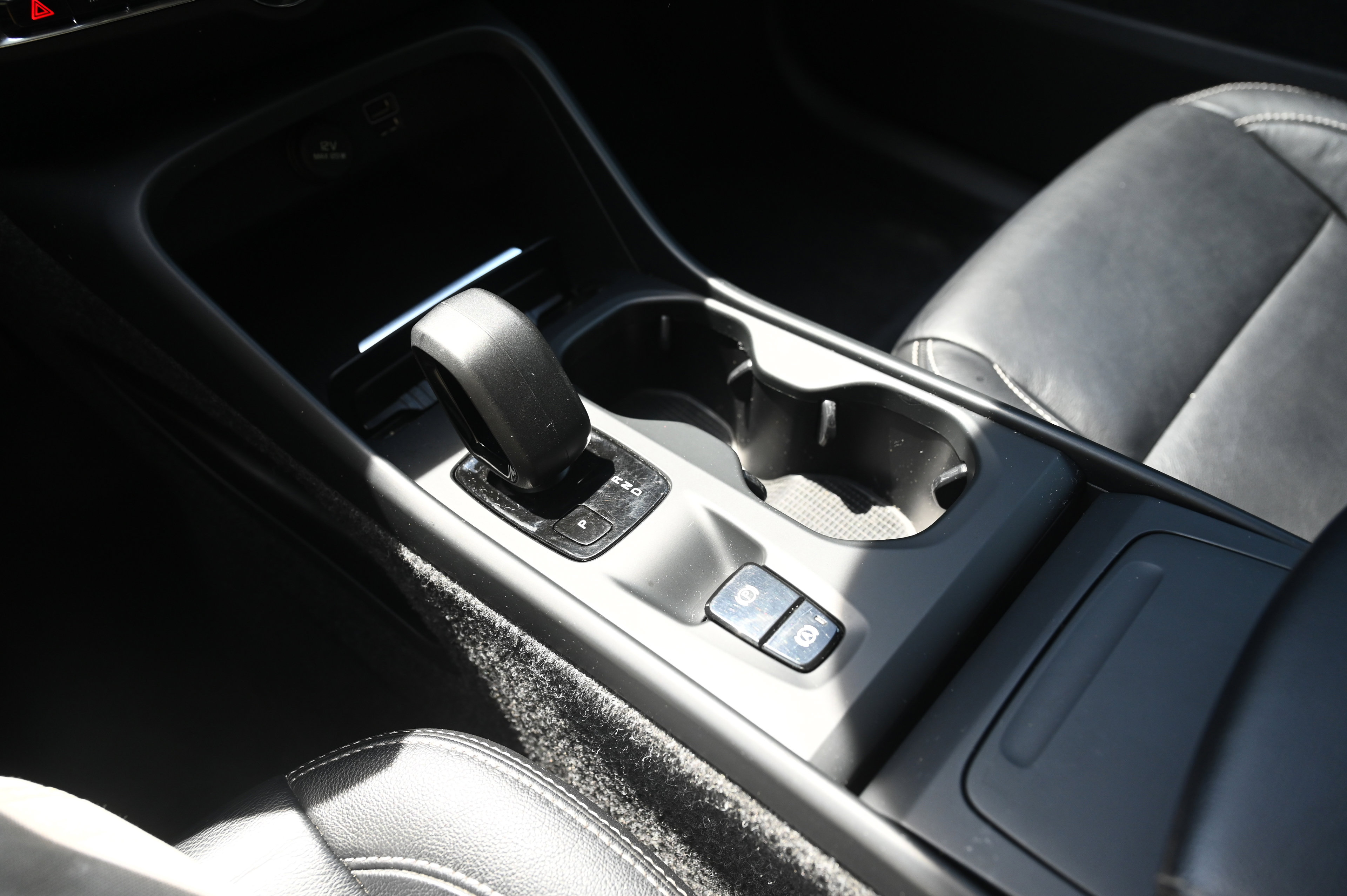 2022 Volvo XC40 Momentum photo 15