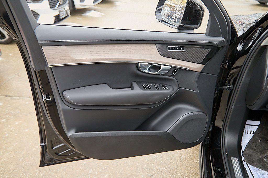 2026 VOLVO XC90 - Image 9