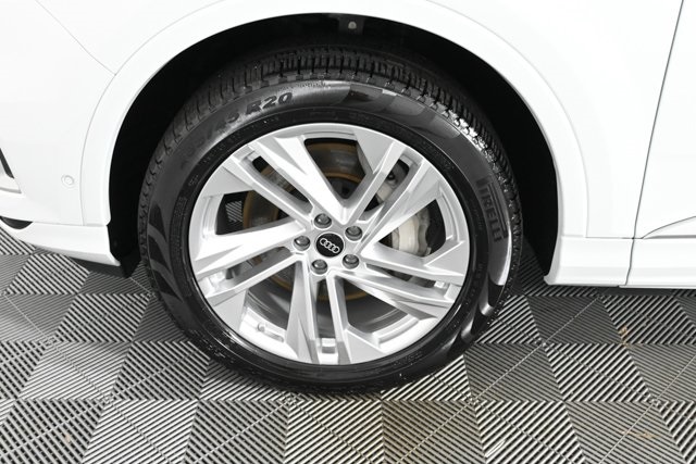 2024 Audi Q7 45 Premium photo 26
