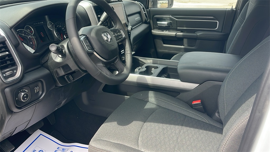 2025 Ram 3500 Big Horn photo 24