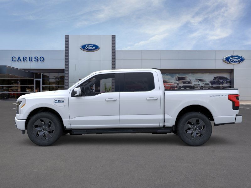 2025 Ford F-150 Lightning Lariat photo 3