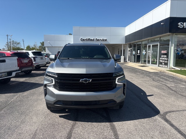 2023 Chevrolet Suburban RST photo 2