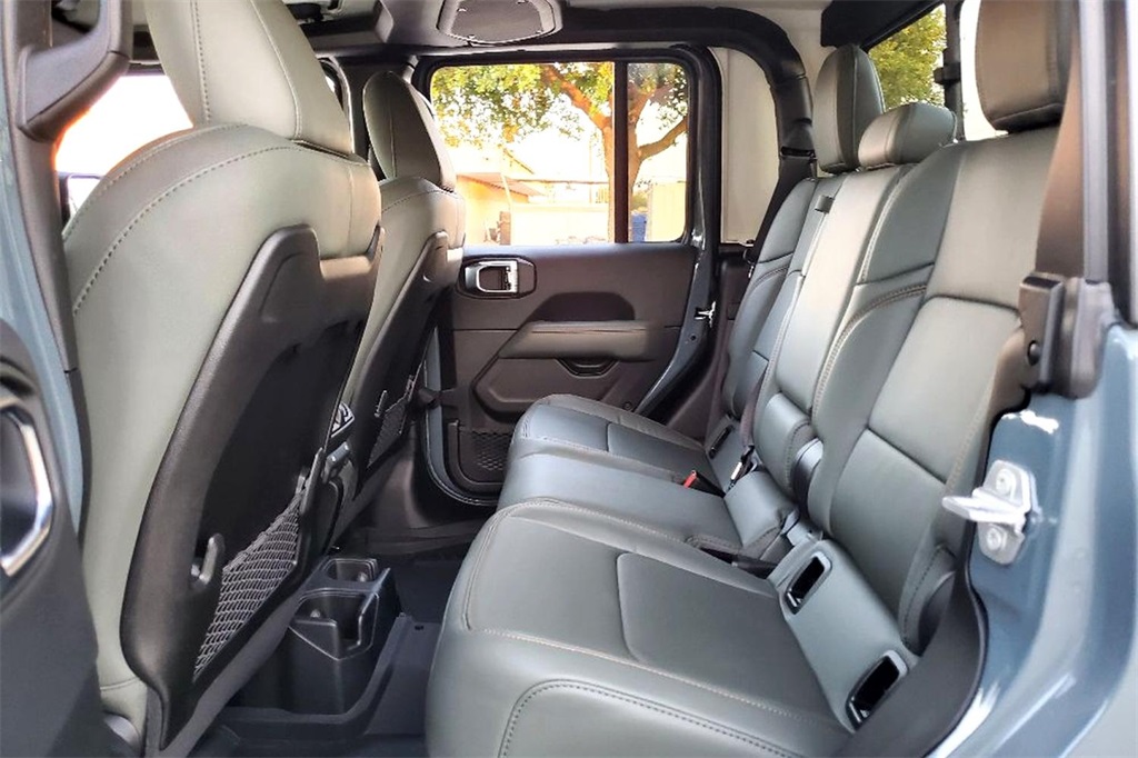 2025 Jeep Gladiator Mojave photo 16