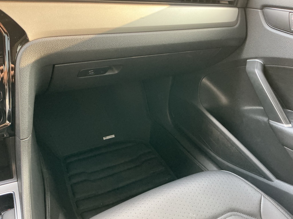 2021 Volkswagen Passat 2.0T SE photo 41