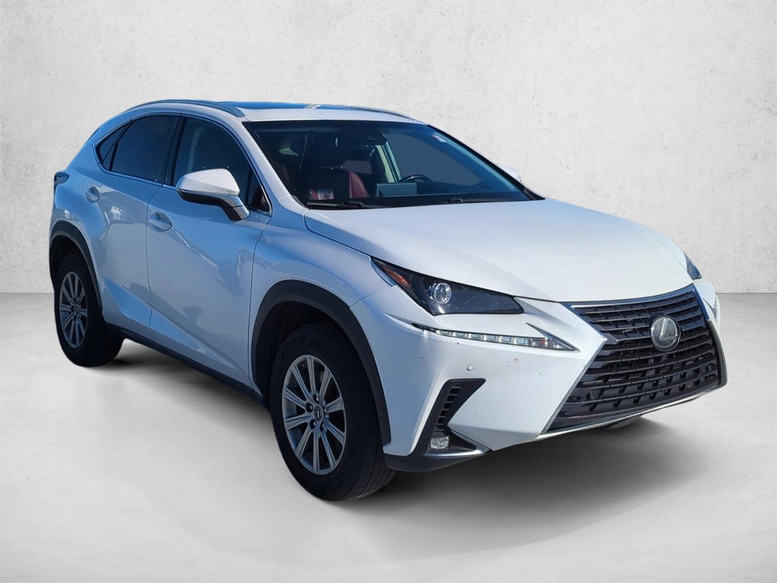 2018 Lexus NX 300 Luxury photo 2