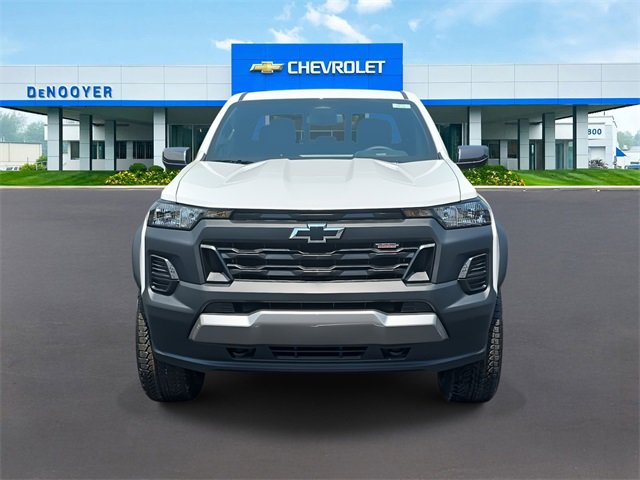 2025 Chevrolet Colorado Trail Boss photo 2