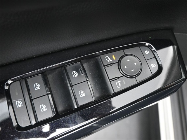 2022 Nissan Pathfinder SV photo 9