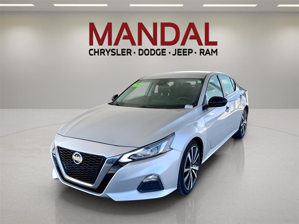2022 Nissan Altima SR