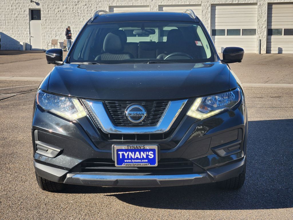 2018 Nissan Rogue SV photo 4