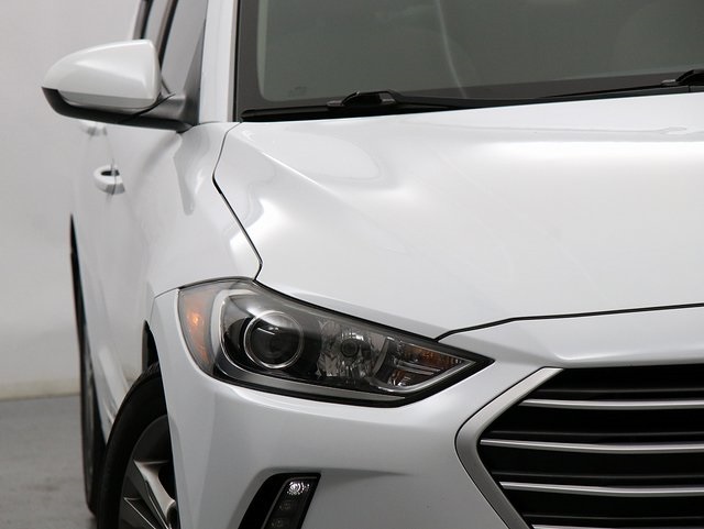 2017 Hyundai Elantra SE photo 2