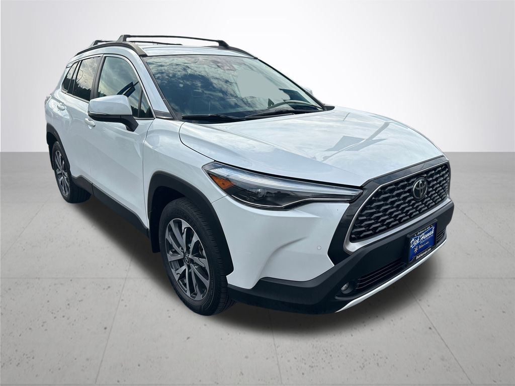 2022 Toyota Corolla Cross XLE photo 5